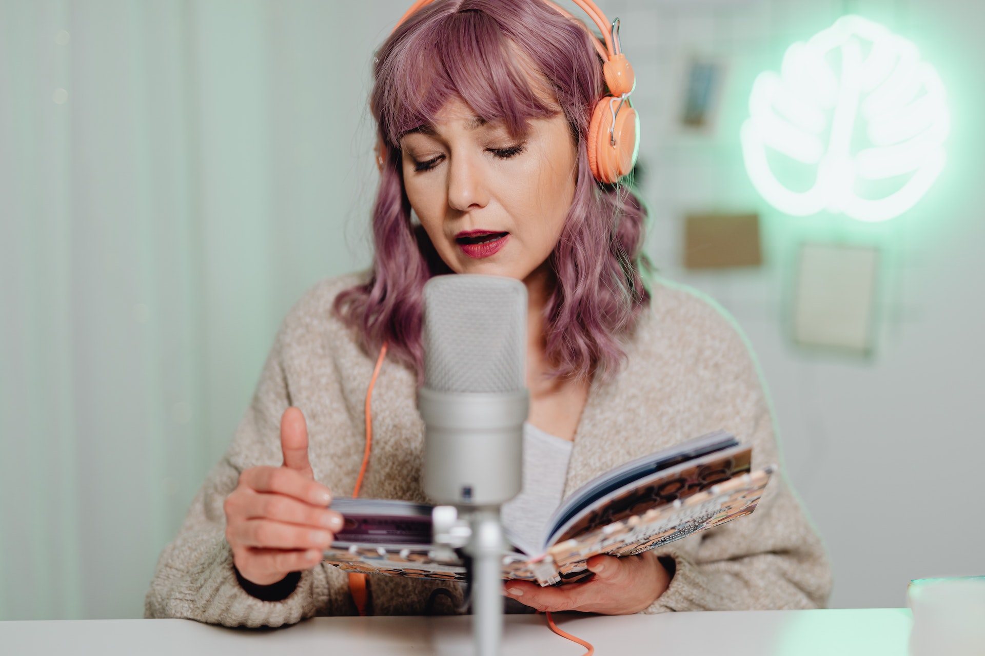 A Beginner’s Guide to Starting Your Own Podcast - Seatac Radio